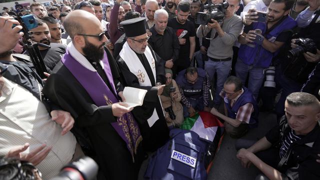 FOTO: Wartawan Al Jazeera Tewas dalam Serangan Israel di Tepi Barat