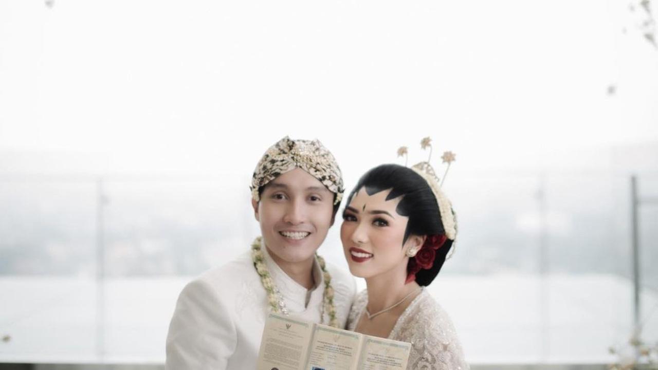 5 Artis yang Dilamar Usai Pacaran Lama, Termasuk Nadin Amizah yang Kini Jadi Sorotan