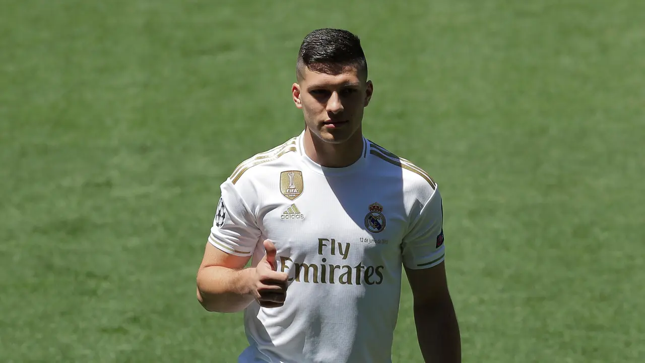 Luka Jovic Resmi Diperkenalkan Jadi Pemain Baru Real Madrid