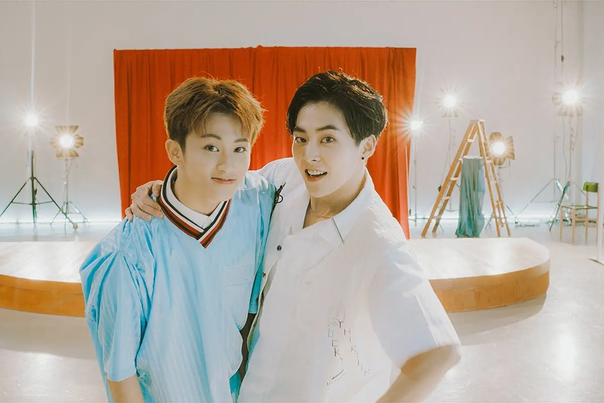 [Bintang] Xiumin EXO dan Mark NCT Duet di Project SM STATION