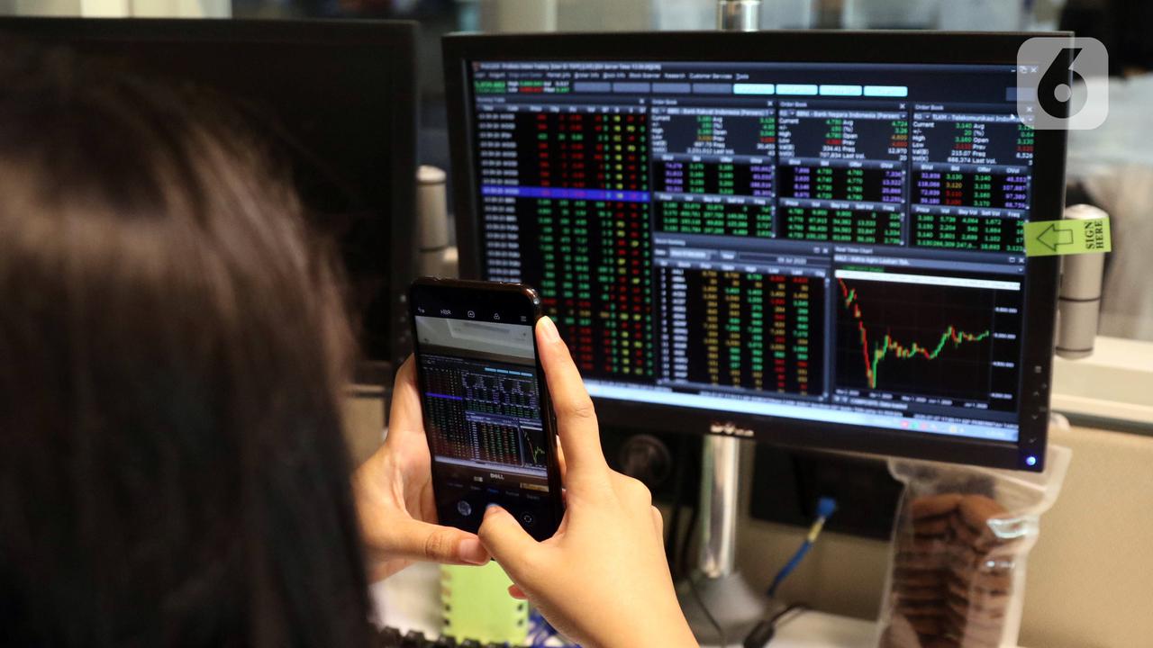 FOTO: Jelang Tutup, Nilai Perdagangan Saham Lebih dari Rp 7,7 Triliun