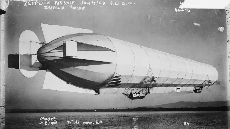 Kapal udara paling terkenal, Zeppelin diciptakan oleh pejabat militer Jerman Count Ferdinand von Zeppelin. (Library of Congress)