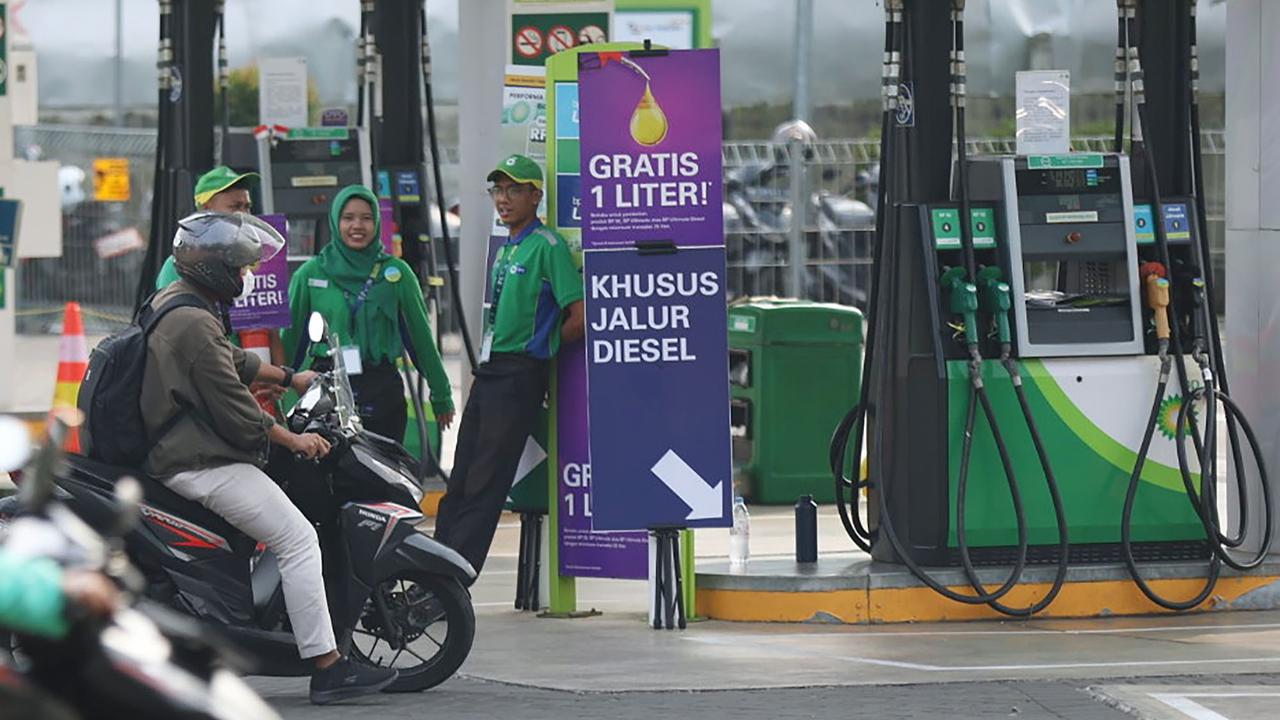 FOTO: SPBU Swasta Kehabisan BBM Non-Subsidi, Konsumen Kebingungan