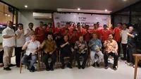 Ketua Umum PP PBVSI Imam Sudjarwo melepas timnas voli putra Indonesia jelang SEA V League 2024. (Istimewa)