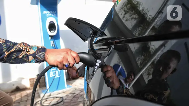 Lakukan Hal Ini agar Baterai Mobil Listrik Panjang Umur