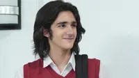 Nonton Anime Jadi Hobi Emiliano Cortizo saat Jeda Syuting Sinetron Dari Jendela SMP SCTV