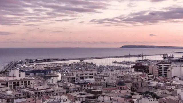 Ilustrasi Alicante di Spanyol