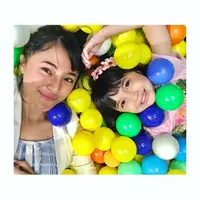 Pesinetron Marshanda mengungkapkan kebahagiaannya melalui Instagram. Kebahagiaan Marshanda bisa memberikan surprise kepada buah hatinya yang bertepatapan dengan hari jadi buah harinya, Sienna Ameerah Kasyafani. (Instagram/marshanda99)