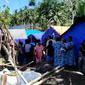 Pengungsian warga di Desa Labuan, Kabupaten Tojo Una-Una. Warga memadati perbukitan desa tersebut setelah gempa magnitudo 5,8 mengguncang pada Kamis pagi (26/8/2021). (Foto: Aparat Desa Labuan).