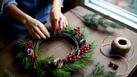 Cara Membuat Christmas Wreath DIY untuk Pemula, Hemat dan Mudah