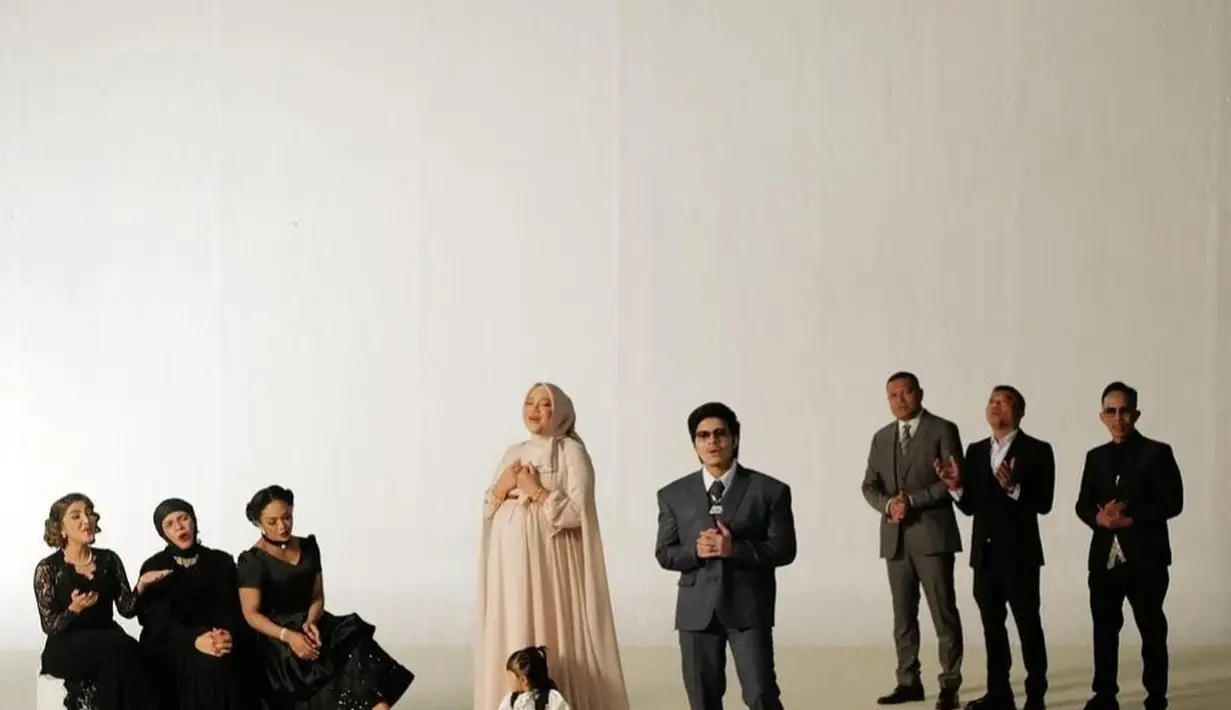 Kekompakan mereka pun dipuji netizen. Tak lupa netizen juga berdoa untuk kelancaran kelahiran anak kedua Aurel Hermansyah.