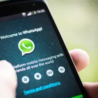 Ada, tapi mungkin kamu enggak menyadari kalau 'feature' ini bisa digunakan di WhatsApp.