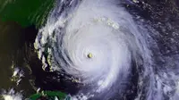 Badai Floyd mendekati intensitas puncak pada 14 September 1999 (wikimedia commons)