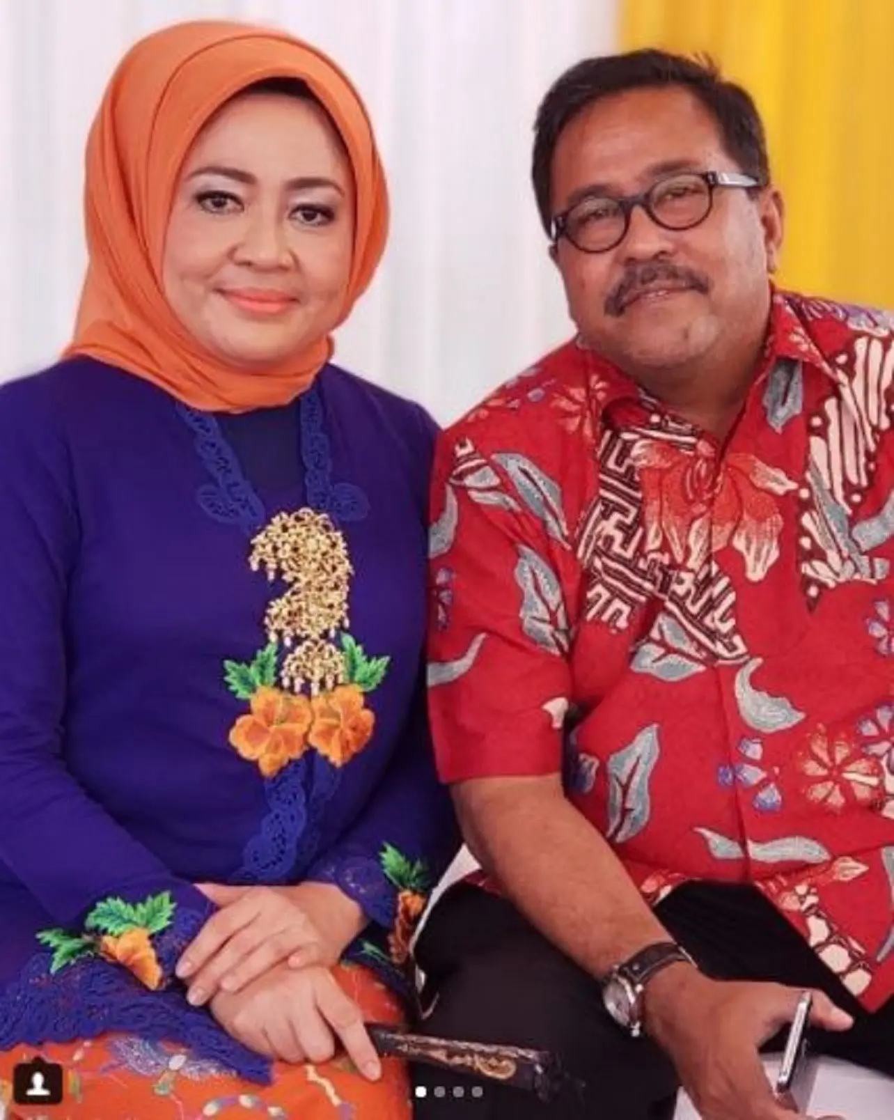 Rano Karno mengunggah foto bersama Dewi Rano Karno saat ulang tahun pernikahan yang ke-30 (Instagram/@si.rano)