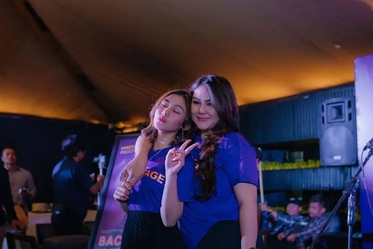 Pertama Kali Main Film Bareng, Ini 6 Potret Sissy Priscillia dan Vanesha saat Syuting