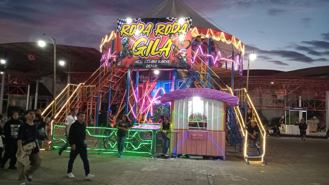 Pasar Malam Empat Satoe Slank