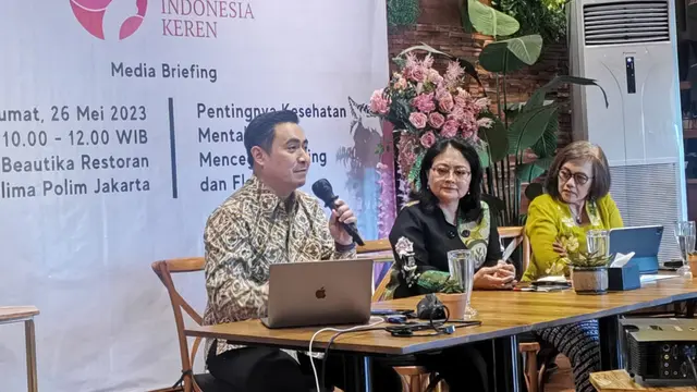 Komunitas Wanita Indonesia Keren (WIK) dalam acara Media Briefing bertajuk ‘Pentingnya Kesehatan Mental untuk Cegah Bullying dan Flexing’ di kawasan Jakarta Selatan pada Jumat, (26/5/2023).