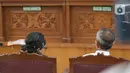 Samuel Hutabarat dan Rosti Simanjuntak memberikan keterangan saat menjadi saksi sidang lanjutan kasus pembunuhan Brigadir N Yosua Hutabarat atau Brigadir J dengan terdakwa Ferdy Sambo dan Putri Candrawathi di Pengadilan Negeri Jakarta Selatan, Selasa (1/11/2022). Agenda sidang kasus pembunuhan Brigadir J hari ini adalah pemeriksaan saksi dari pihak keluarga Brigadir J. (Liputan6.com/Faizal Fanani)