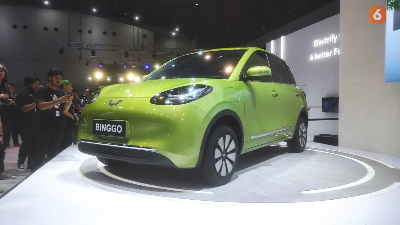 Mobil Listrik Wuling Binggo Pamer Diri di PEVS 2023