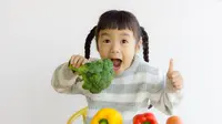 Tips agar anak suka makan sayur./Copyright shutterstock.com