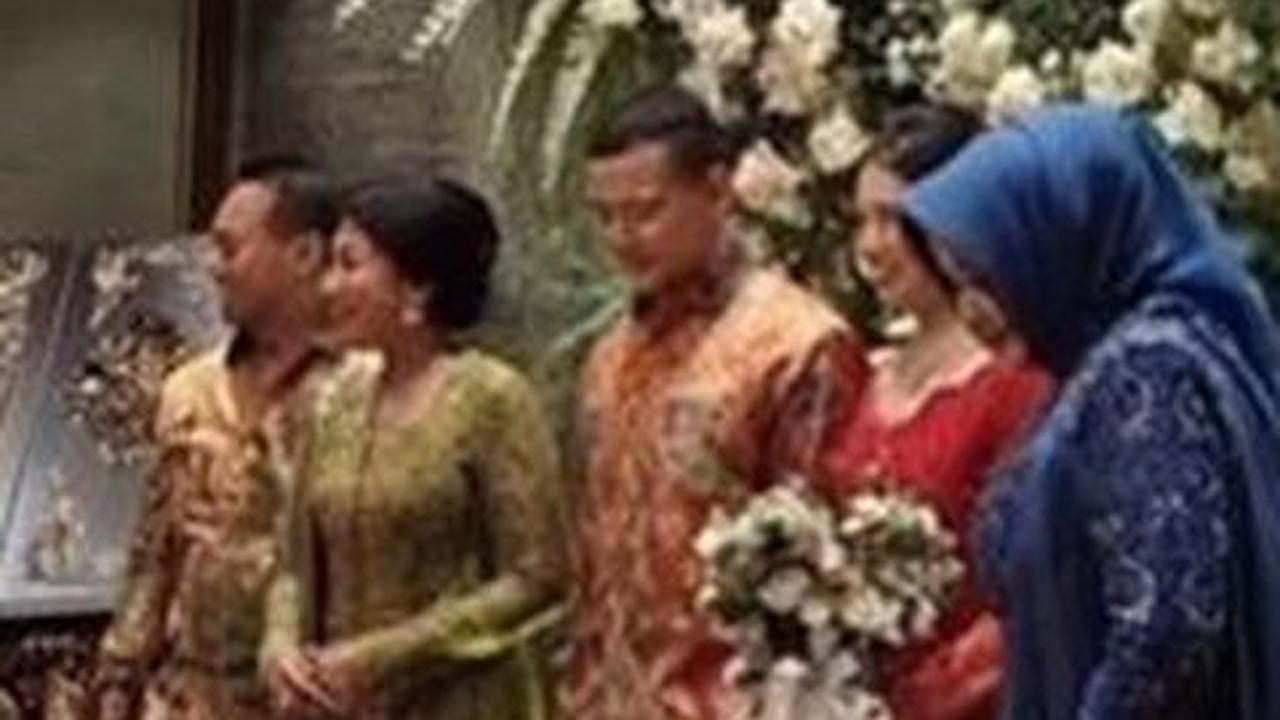 Seperti diketahui, jika Andika Perkasa berasal dari matra Angkatan Darat (AD) dan identik dengan warna hijau.