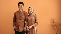8 Inspirasi Baju Sarimbit Warna Cokelat Terbaru 2025, Tampil Serasi dan Elegan