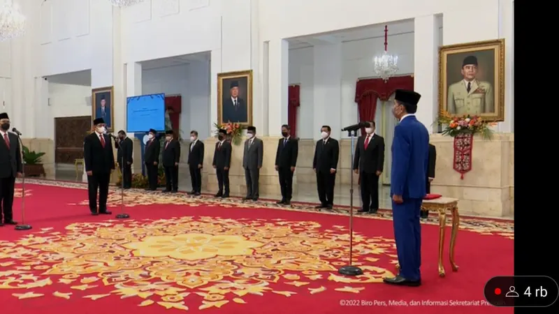 Presiden Jokowi resmi melantik Bambang Susantono dan Dhony Rahajoe menjadi Kepala dan Wakil Otorita IKN Nusantara