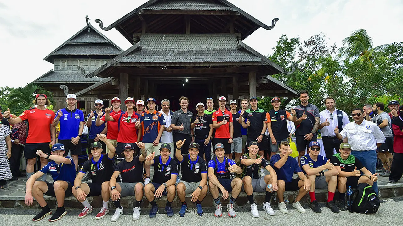 Parade Pembalap MXGP Indonesia di Samota-Sumbawa,