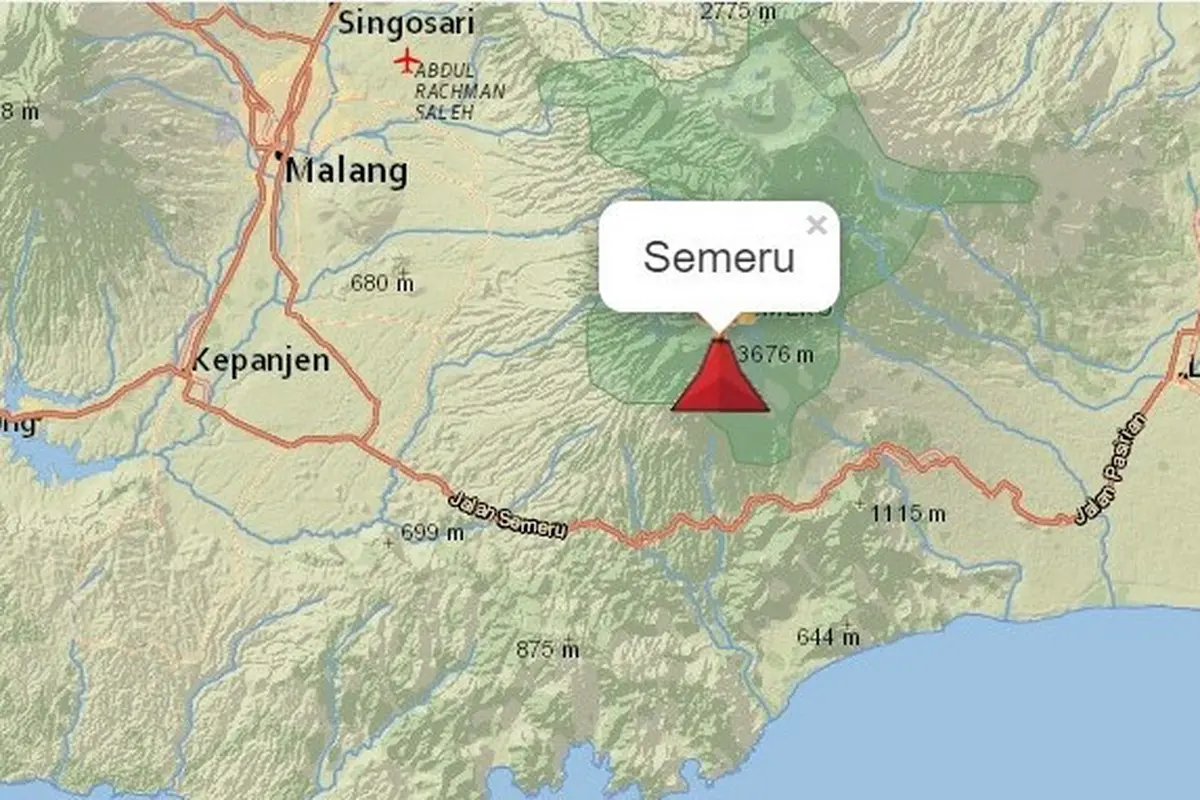Gunung Semeru kembali erupsi dan mengeluarkan lava panas. (Istimewa)