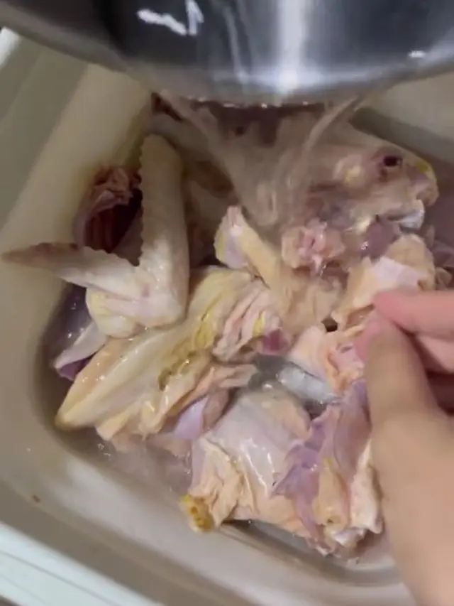 Tanpa Dilumuri Cuka, Begini Cara Netralkan Bau Amis Mengganggu pada Ayam Kampung