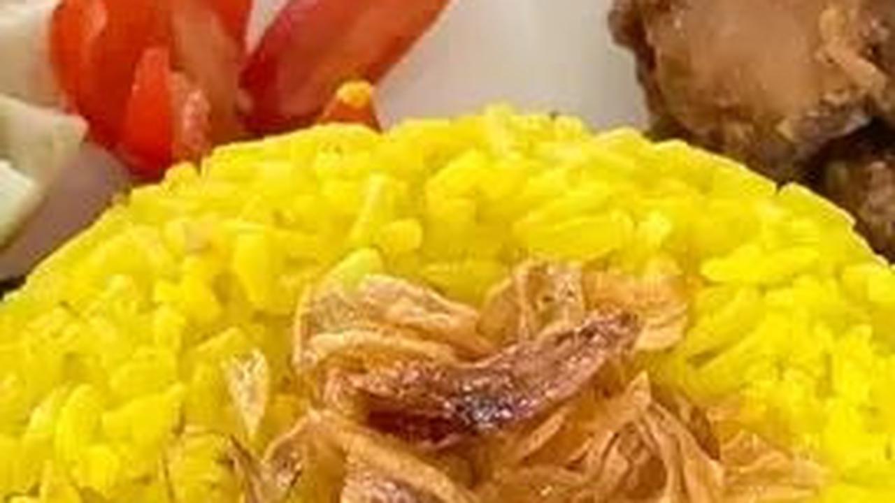 3. Nasi Kuning Bumbu Instan Magic Com