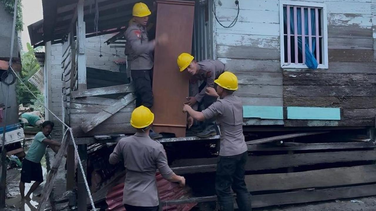 Polda Sulteng Gerak Cepat Salurkan Bantuan Banjir Sulteng di Donggala dan Palu