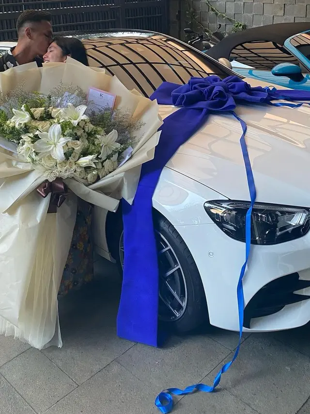 [Fimela] Ussy Sulistiawaty