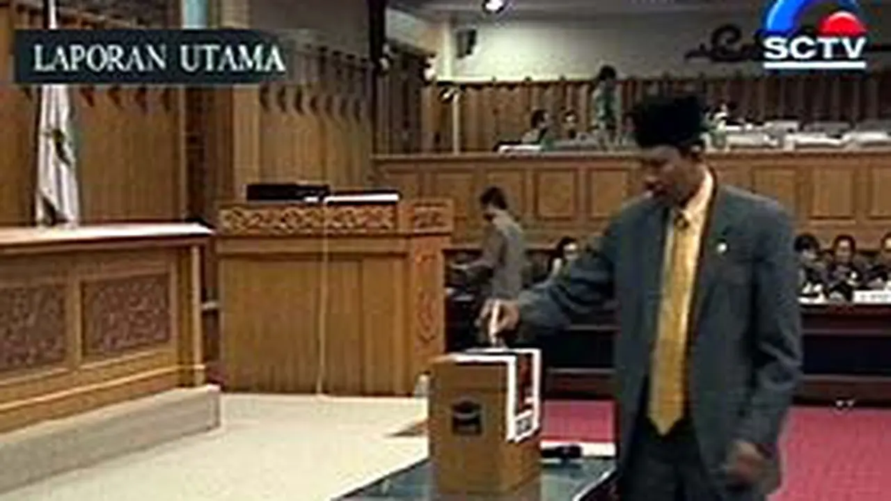 051004aDPRDJambi.jpg