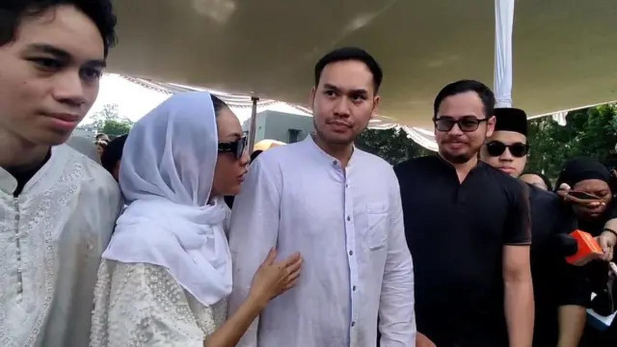Ray Sahetapy Syahadat dan Disalatkan Kali Terakhir di Masjid Istiqlal Jakarta, Anak Sebut Atas Izin Allah