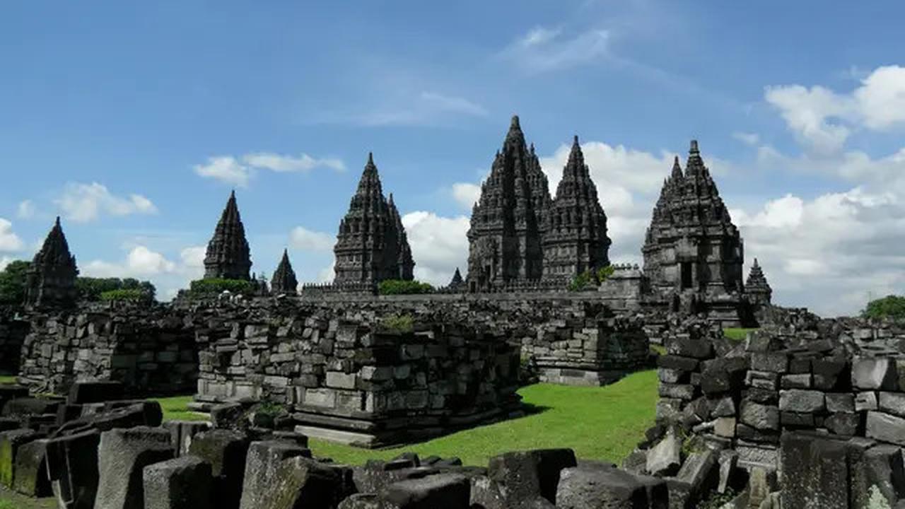Backpacker Pemula? Ini Destinasi di Pulau Jawa yang Harus Kamu Kunjungi