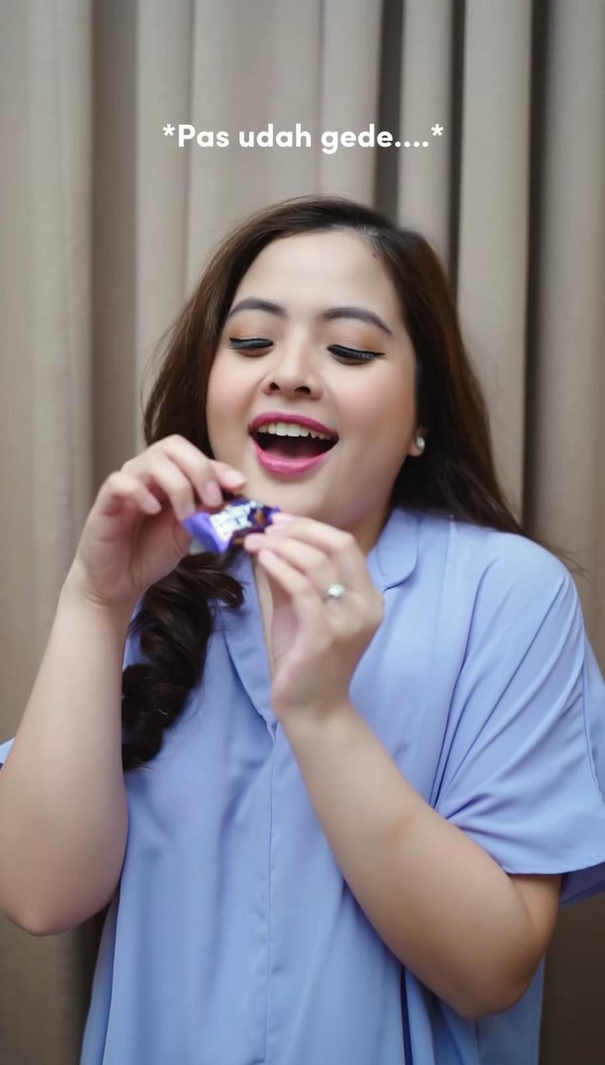 7 Potret Tasya Kamila Bikin Konten Jadi Anak Sekolahan, Masih Cocok Pakai Seragam SD