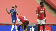 Selebrasi pemain Chelsea Olivier Giroud usai menjebol gawang MU (AP)