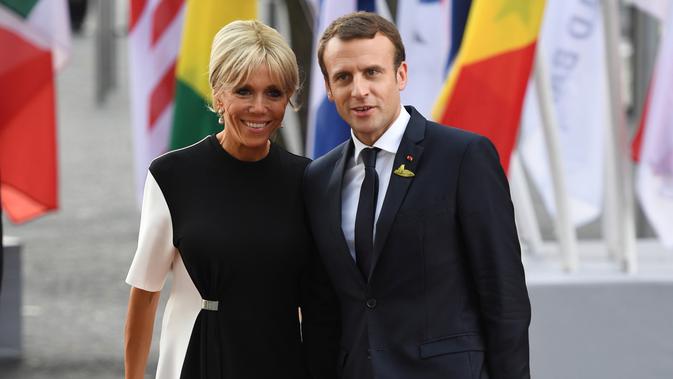 6 Pasang Selebritas Dunia Yang Menikah Dengan Usia Terpaut Jauh Global Liputan6 Com