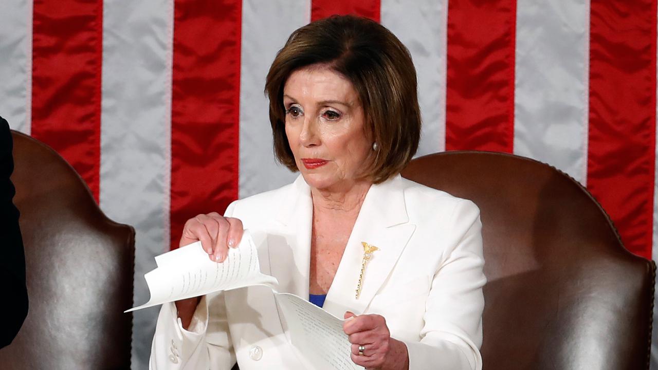 Ketua DPR AS Robek Naskah Pidato Kenegaraan Donald Trump