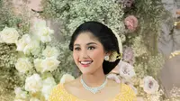 10 Potret Erina Gudono dalam Balutan Kebaya, Jadi Sorotan