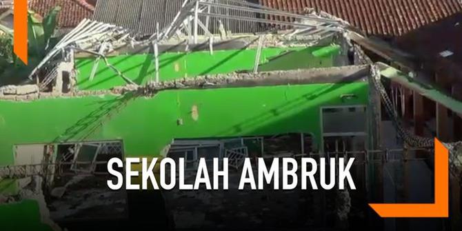VIDEO: Sekolah Ambruk di Bogor Tak Kunjung Diperbaiki