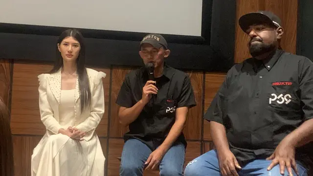 sang sutradara film Dalam Sujudku pada Acara Press Screening dan Press Conference, Jakarta, Queens Head, Jumat (12/12/2025)