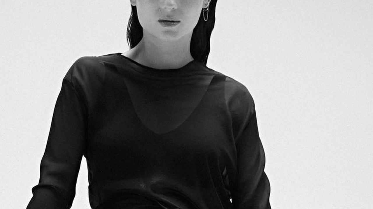Julie Estelle mengabadikan momen saat kehamilannya dengan maternity shoot.