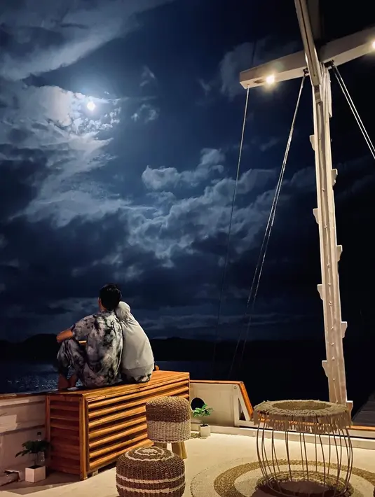 Rey Mbayang dan Dinda Hauw (Instagram/rey_mbayang)