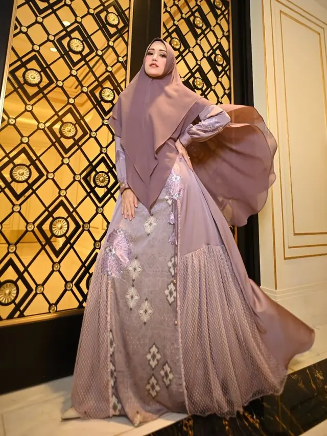 Mayra Indonesia mempersembahkan 11 Gamis Batik di Hari Batik Nasional/dok.  Mayra Indonesia