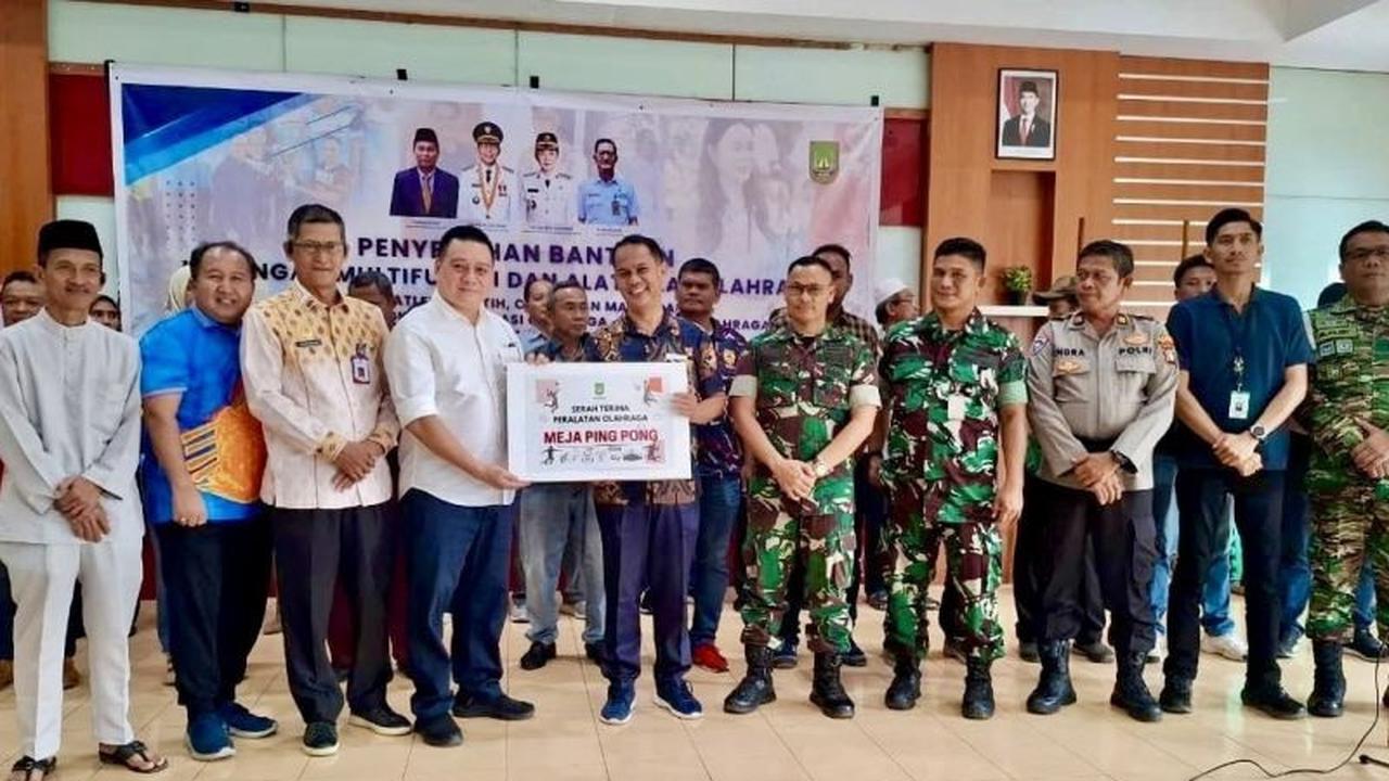 Dukung Prestasi Atlet, Pemkot Batam Serahkan Bantuan Sarpras Olahraga Besar-besaran
