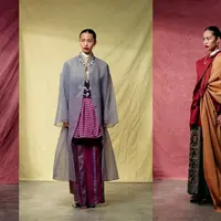 Melalui kolaborasi SAPTO DJOJOKARTIKO dengan Cita Tenun Indonesia, koleksi ini memperkenalkan kembali keindahan wastra dari berbagai daerah di Tanah Air. (foto/dok: Sapto Djojokartiko)