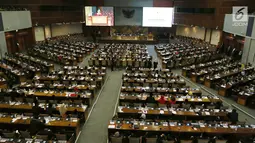 Suasana Rapat Paripurna ke-2 di Kompleks Parlemen, Jakarta, Selasa (1/10/2019). Rapat menetapkan Puan Maharani sebagai Ketua DPR dengan wakilnya Aziz Syamsuddin, Sufmi Dasco Ahmad, Rachmat Gobel, dan Muhaimin Iskandar. (Liputan6.com/JohanTallo)