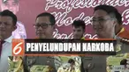 Untuk mengelabui petugas, keduanya berpura-pura sebagai teknisi kapal tengker yang sedang parkir di perairan perbatasan Malaysia dan Indonesia.